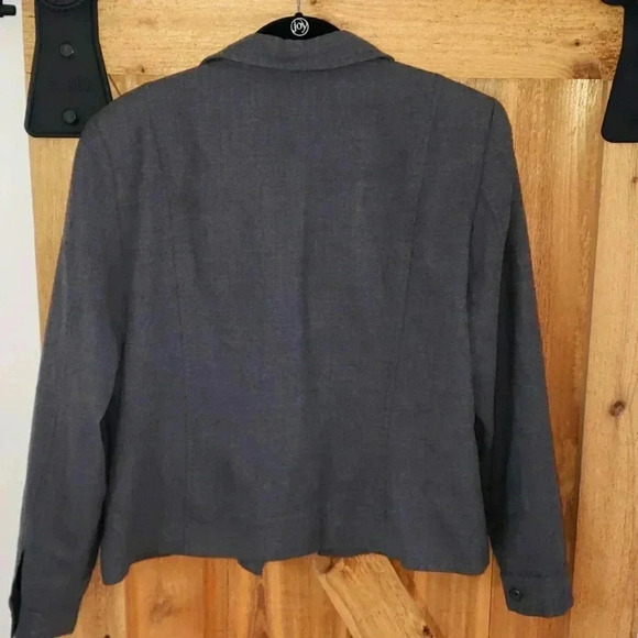 Vintage Pendleton 100% Virgin Wool Gray Crop Blazer Jacket size 12 - Picture 6 of 6